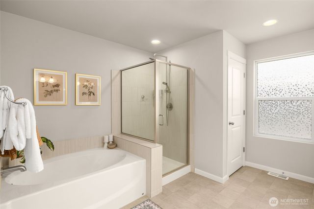 932 Clearwater Court, Mount Vernon, WA 98273