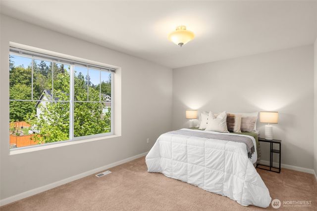 932 Clearwater Court, Mount Vernon, WA 98273