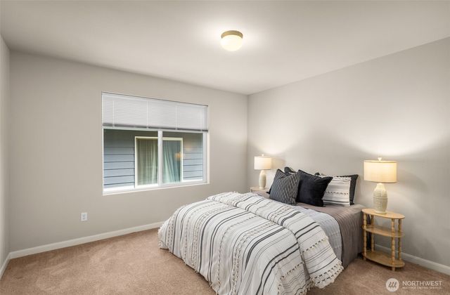 932 Clearwater Court, Mount Vernon, WA 98273