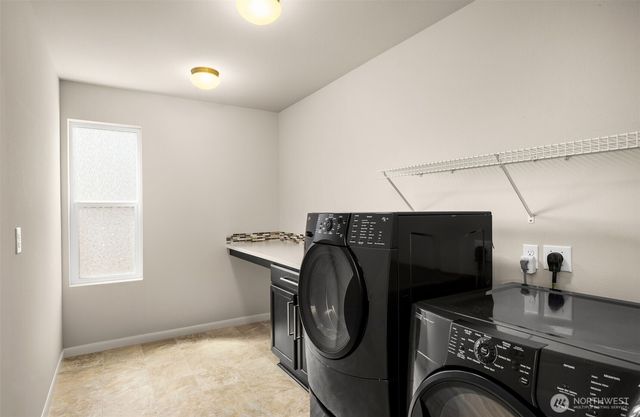 932 Clearwater Court, Mount Vernon, WA 98273