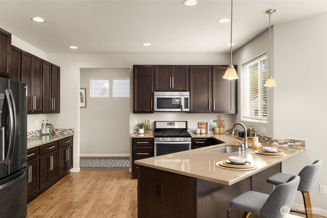 932 Clearwater Court, Mount Vernon, WA 98273