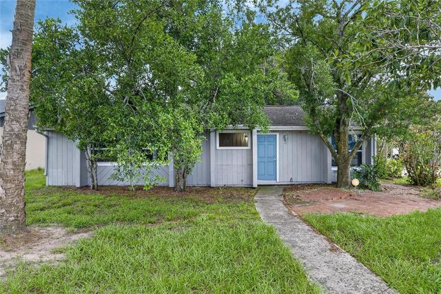5001 WHITEWAY DRIVE, Tampa, FL 33617