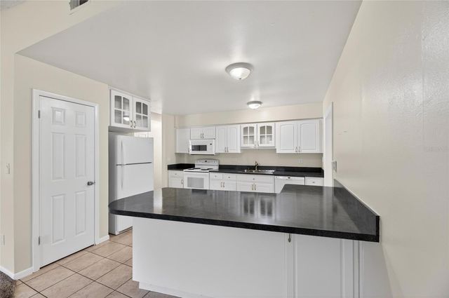 5001 WHITEWAY DRIVE, Tampa, FL 33617