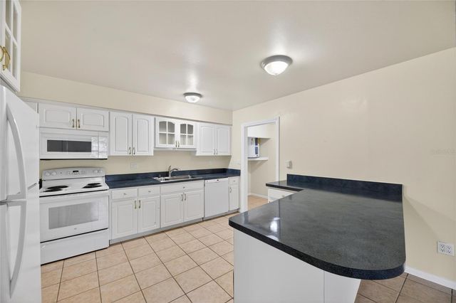 5001 WHITEWAY DRIVE, Tampa, FL 33617
