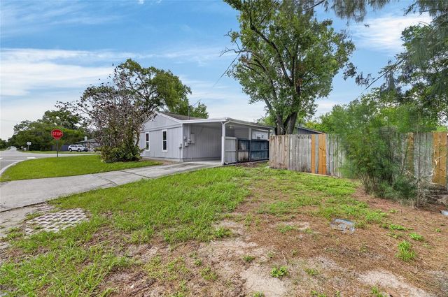 5001 WHITEWAY DRIVE, Tampa, FL 33617