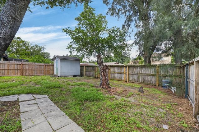 5001 WHITEWAY DRIVE, Tampa, FL 33617