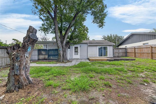 5001 WHITEWAY DRIVE, Tampa, FL 33617