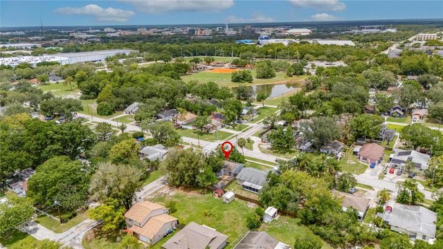 5001 WHITEWAY DRIVE, Tampa, FL 33617