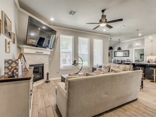 912 E Fulton Court, Broken Arrow, OK 74012