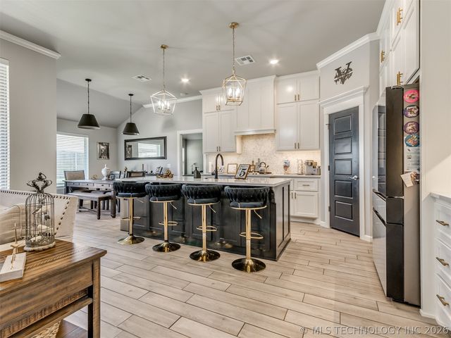 912 E Fulton Court, Broken Arrow, OK 74012