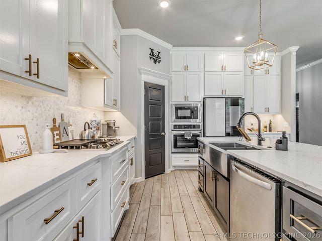 912 E Fulton Court, Broken Arrow, OK 74012