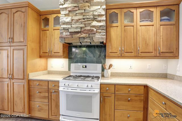 13927 E River Bend Circle, Palmer, AK 99645