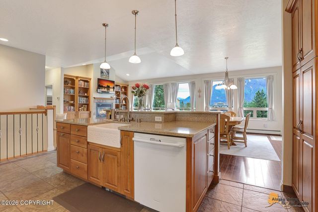 13927 E River Bend Circle, Palmer, AK 99645