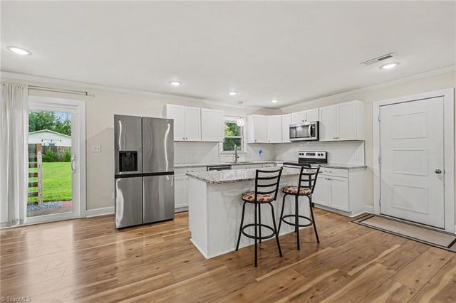 5107 Grandover Parkway, Greensboro, NC 27407