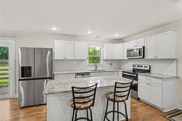 5107 Grandover Parkway, Greensboro, NC 27407