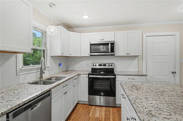 5107 Grandover Parkway, Greensboro, NC 27407