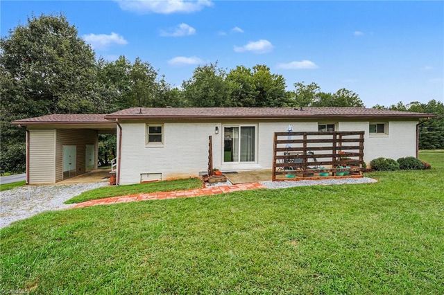 5107 Grandover Parkway, Greensboro, NC 27407