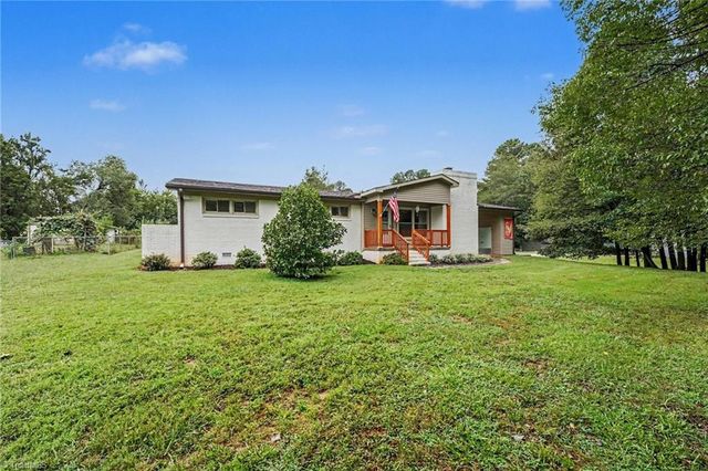 5107 Grandover Parkway, Greensboro, NC 27407