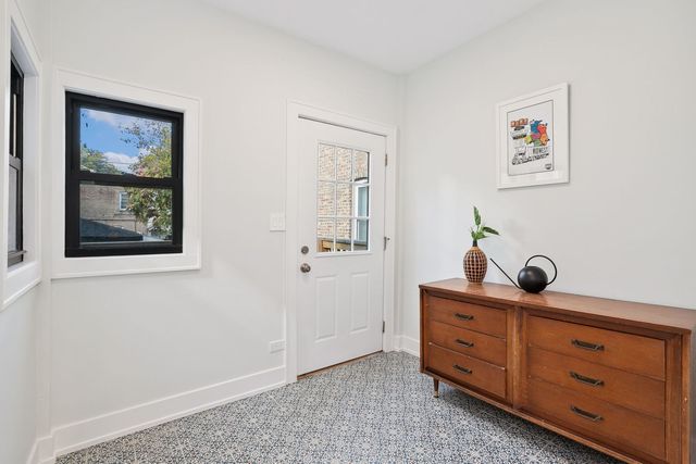 5010 N Lawndale Avenue, Chicago, IL 60625