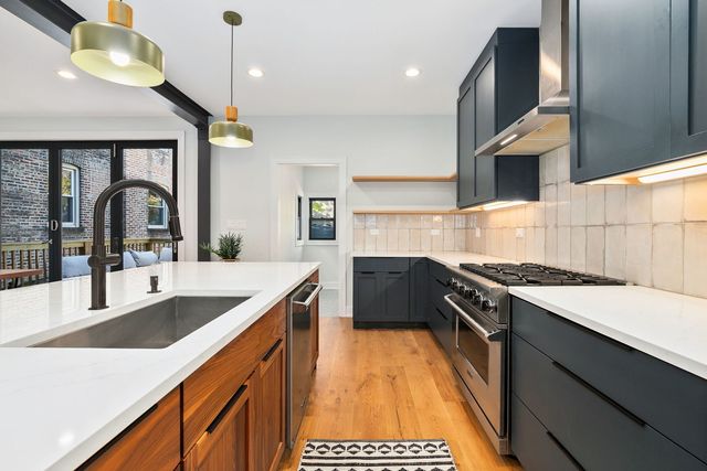 5010 N Lawndale Avenue, Chicago, IL 60625