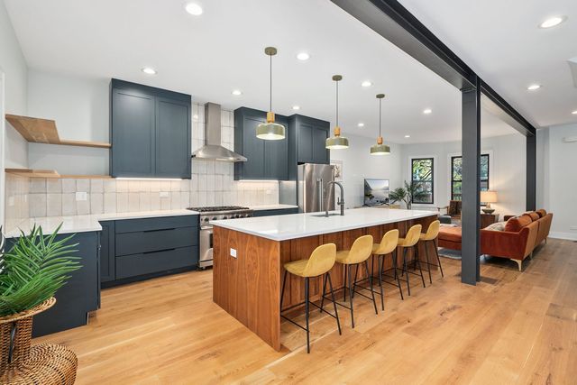 5010 N Lawndale Avenue, Chicago, IL 60625