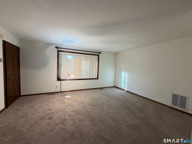 375 Glendale Avenue D2, Bridgeport, CT 06606