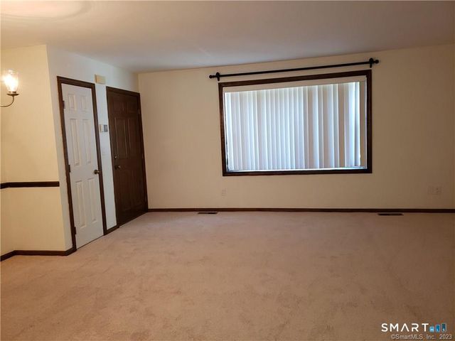 375 Glendale Avenue D2, Bridgeport, CT 06606