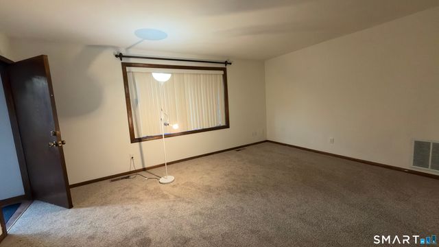 375 Glendale Avenue D2, Bridgeport, CT 06606