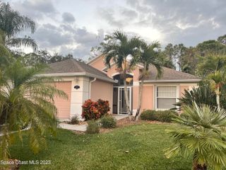 2362 Glasbern Circle, Melbourne, FL 32904