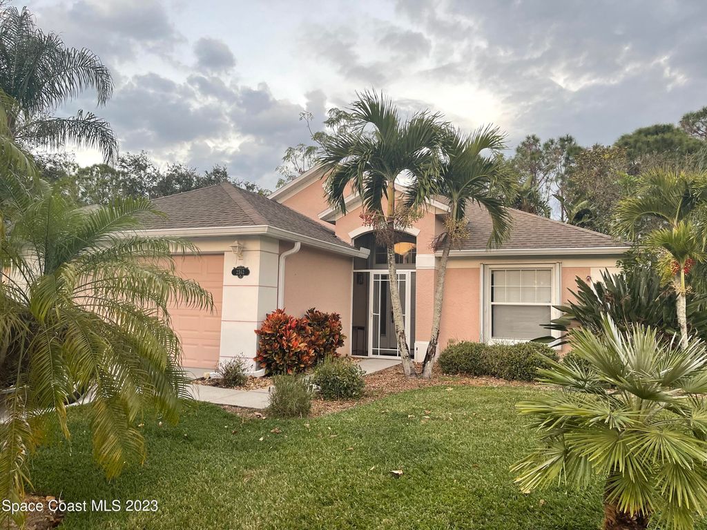 2362 Glasbern Circle, Melbourne, FL 32904