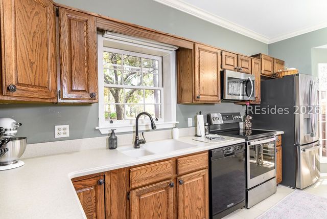 61 Big Woods Dr, Hilton Head Island, SC 29926