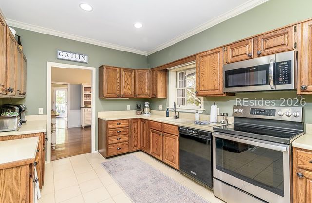 61 Big Woods Dr, Hilton Head Island, SC 29926