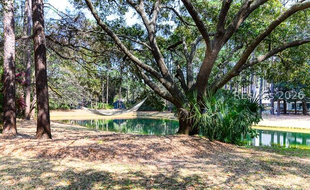 61 Big Woods Dr, Hilton Head Island, SC 29926