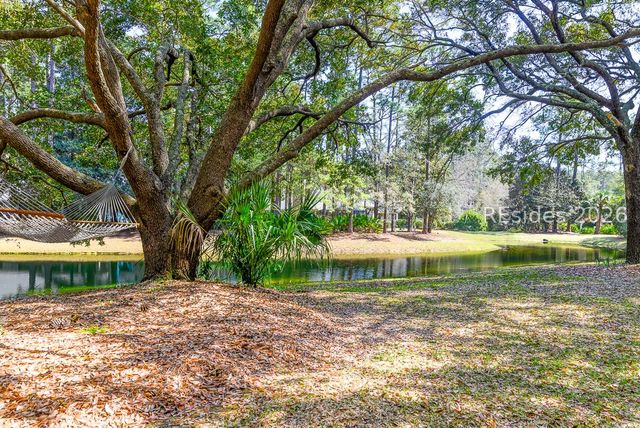 61 Big Woods Dr, Hilton Head Island, SC 29926