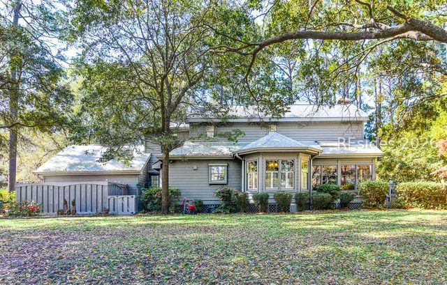 61 Big Woods Dr, Hilton Head Island, SC 29926