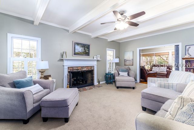 61 Big Woods Dr, Hilton Head Island, SC 29926