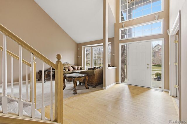5139 Birkdale Drive, Commerce Charter Township, MI 48382