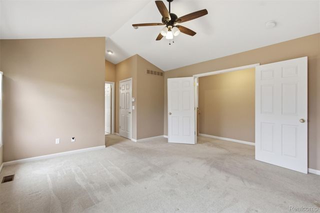 5139 Birkdale Drive, Commerce Charter Township, MI 48382