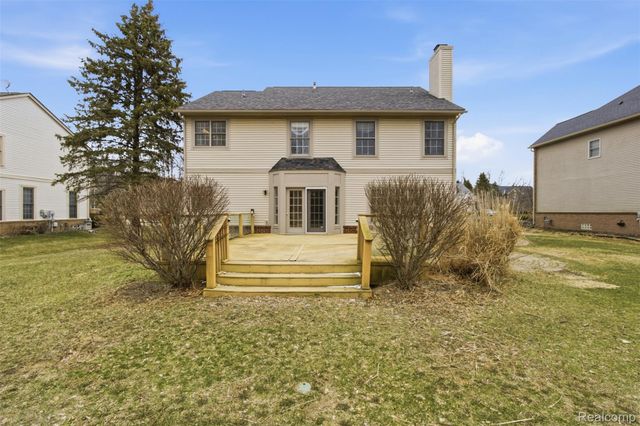 5139 Birkdale Drive, Commerce Charter Township, MI 48382