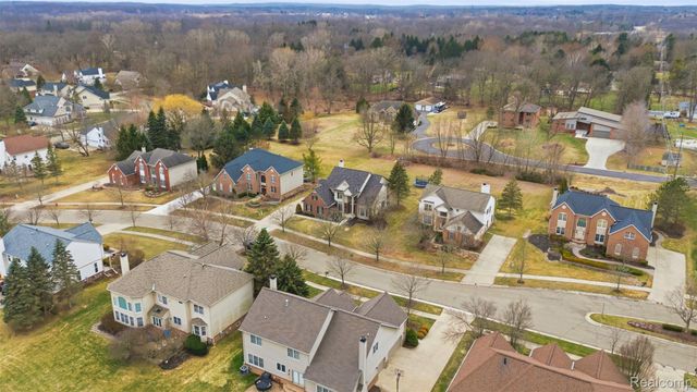 5139 Birkdale Drive, Commerce Charter Township, MI 48382
