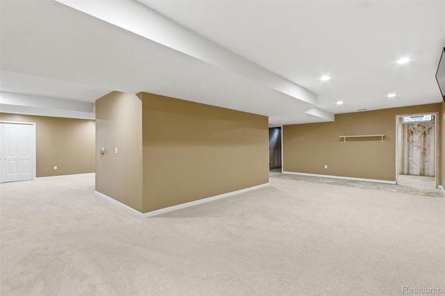 5139 Birkdale Drive, Commerce Charter Township, MI 48382