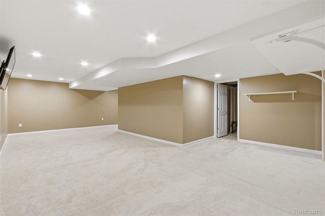 5139 Birkdale Drive, Commerce Charter Township, MI 48382