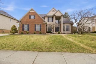 5139 Birkdale Drive, Commerce Charter Township, MI 48382
