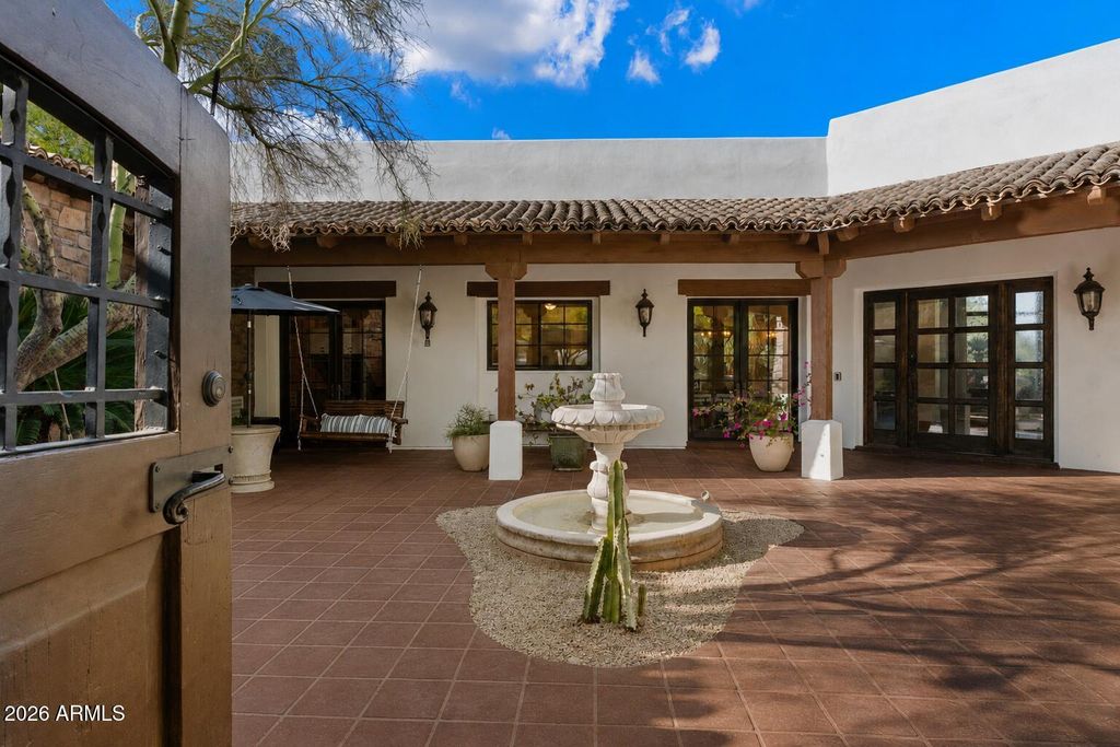 6286 E CHENEY Drive, Paradise Valley, AZ 85253 — photo 3