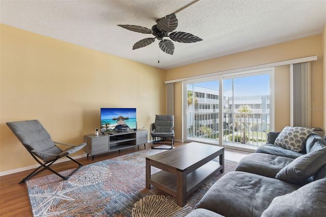 315 N CAUSEWAY B302, New Smyrna Beach, FL 32169