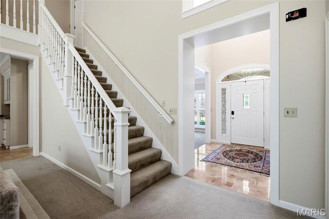 15920 Picardy Crest Court, Chesterfield, MO 63017