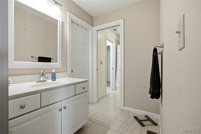 15920 Picardy Crest Court, Chesterfield, MO 63017