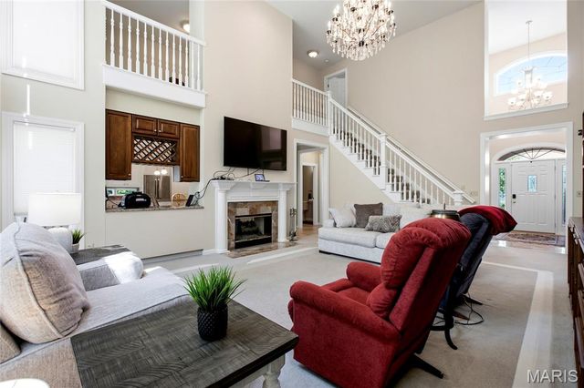 15920 Picardy Crest Court, Chesterfield, MO 63017