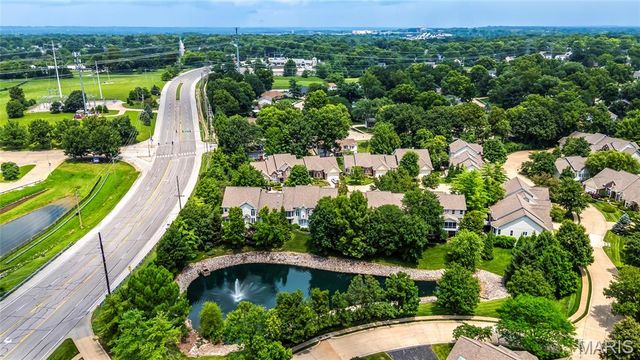 15920 Picardy Crest Court, Chesterfield, MO 63017