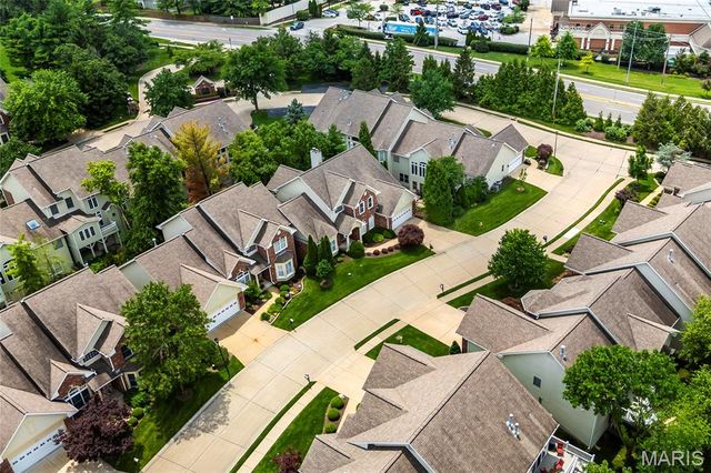 15920 Picardy Crest Court, Chesterfield, MO 63017